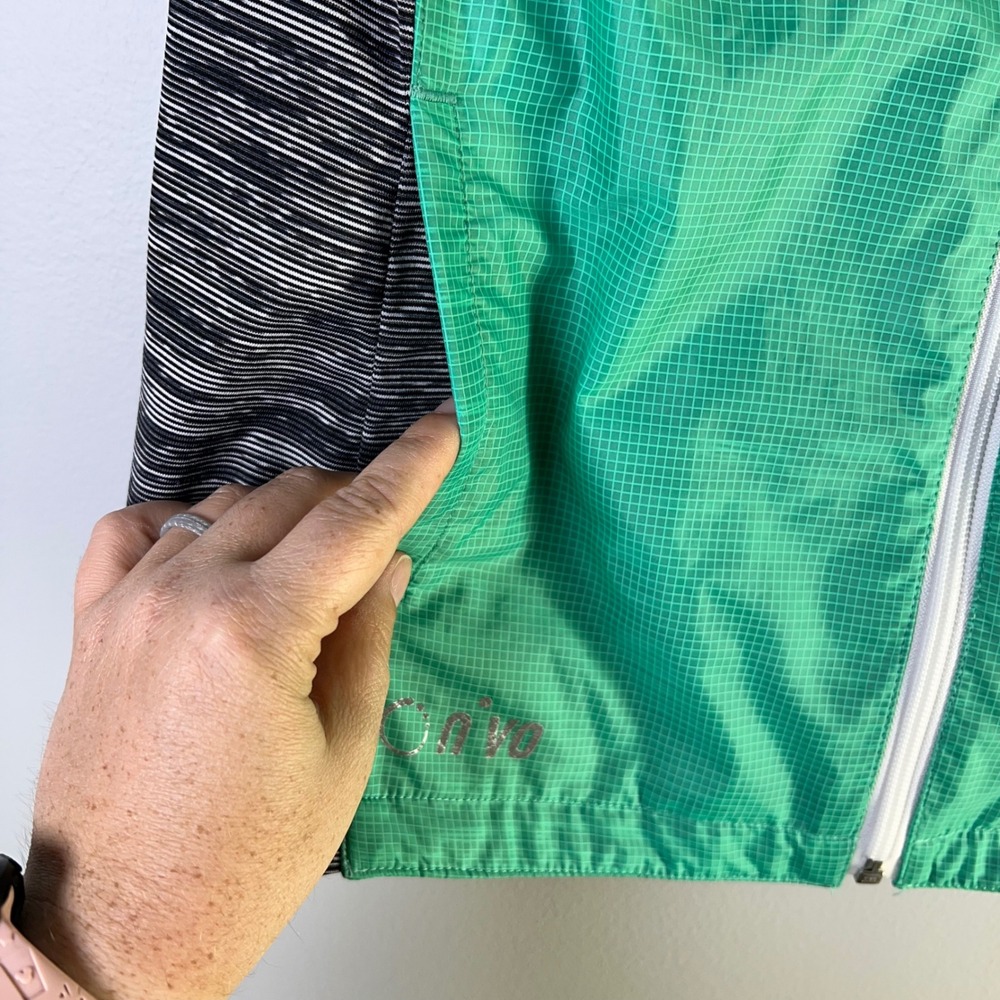 N'vo Nivo Sport Women Sz Large Performance Full Zip Golf Running Vest Pockets - Picture 8 of 11